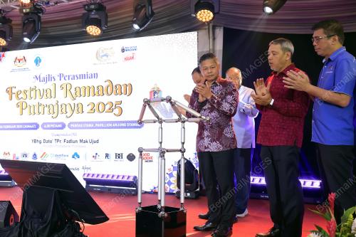 DATUK FADLUN MAK UJUD