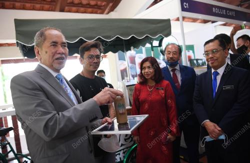 DATUK SERI DR WAN JUNAIDI TUANKU JAAFAR