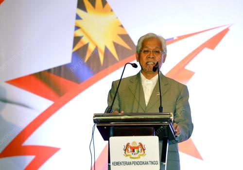 PTJ33_05102017_ANUGERAH_BN201710037279