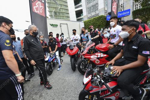 DATUK SERI ISMAIL SABRI YAAKOB