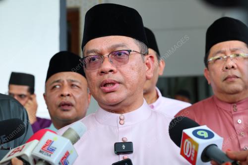 DATUK DR MOHD NA'IM MOKHTAR