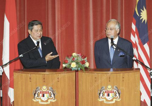 MOHD NAJIB TUN ABDUL RAZAK