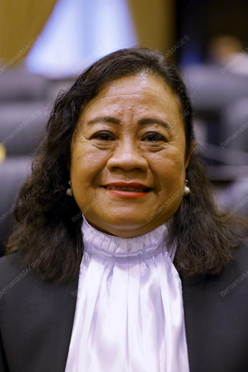 AMELATI ANAK PARNELL
