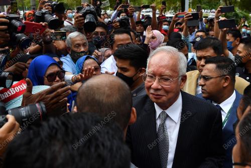 DATUK SERI NAJIB TUN RAZAK