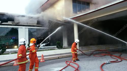 PTJ34_09082016_TERBAKAR