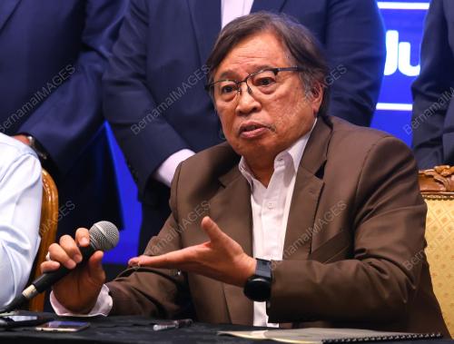 TAN SRI DR ABANG ABDUL RAHMAN ZOHARI TUN ABANG OPENG