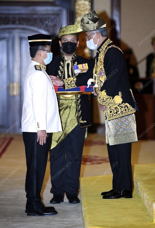 AL-SULTAN ABDULLAH RI'AYATUDDIN AL-MUSTAFA BILLAH SHAH 
