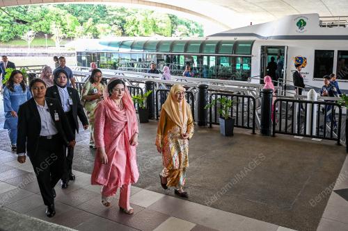 DATUK SERI DR WAN AZIZAH WAN ISMAIL