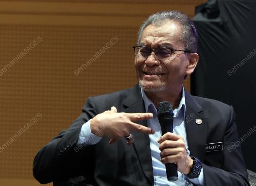 DATUK SERI DR DZULKEFLY AHMAD