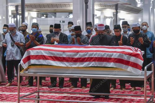 SOLAT JENAZAH KAMSIAH KAMARUDDIN