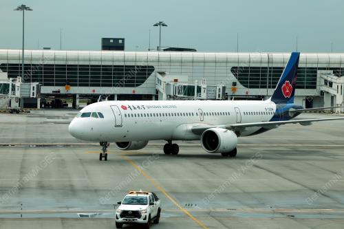 PENERBANGAN SULUNG QINGDAO AIRLINE