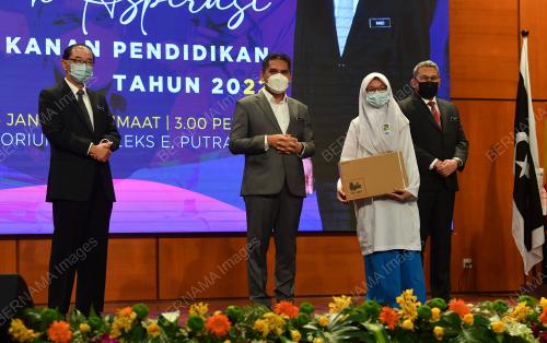 DATUK DR RADZI JIDIN
