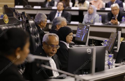 TUN TENGKU MAIMUN TUAN MAT