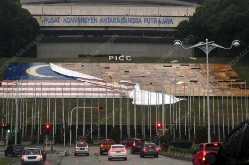 KESAN RIBUT PETIR DI PUTRAJAYA