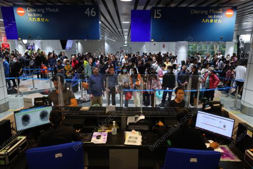 KEMUDAHAN AUTOGATE JABATAN IMIGRESEN KLIA