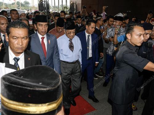 PTJ36_09082019_MAHATHIR_JOKOWI_BN201908067293