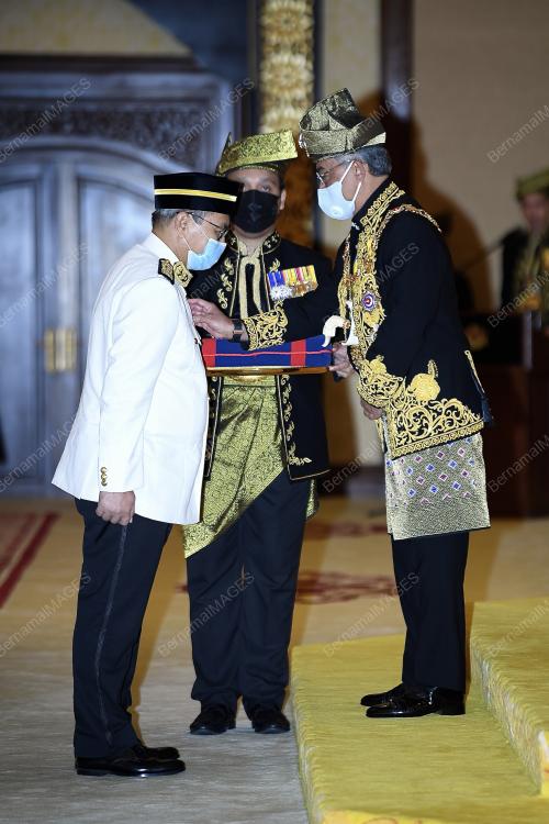 AL-SULTAN ABDULLAH RI'AYATUDDIN AL-MUSTAFA BILLAH SHAH 
