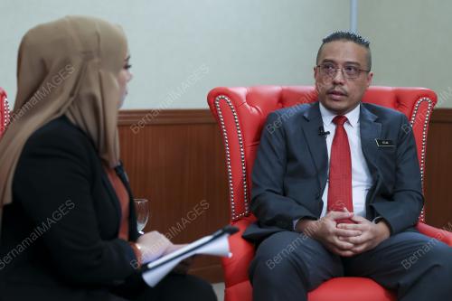 MOHD AZLAN RAZALI