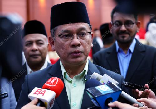 DATUK DR MOHD NA'IM MOKHTAR