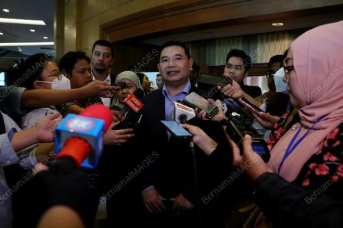 RAFIZI RAMLI