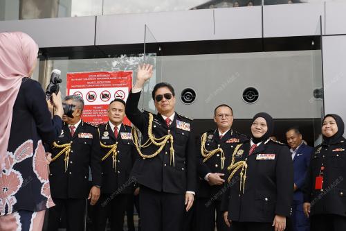 TAN SRI AZAM BAKI