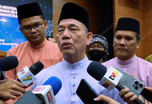 DATUK SERI FADILLAH YUSOF