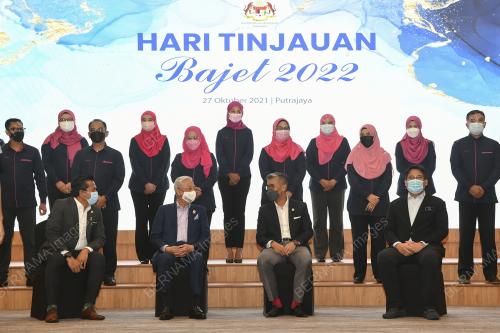 DATUK SERI ISMAIL SABRI YAAKOB