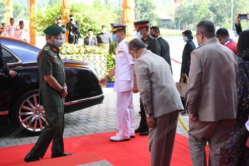 AL-SULTAN ABDULLAH RI'AYATUDDIN AL-MUSTAFA BILLAH SHAH 
