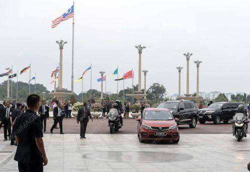 PTJ38_09082019_MAHATHIR_JOKOWI_BN201908067293
