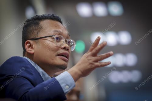 NIK NAZMI NIK AHMAD