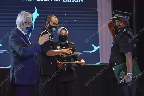 DATUK SERI HAMZAH ZAINUDDIN