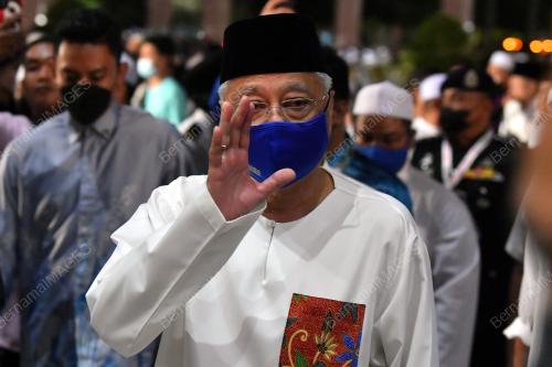 DATUK SERI ISMAIL SABRI YAAKOB