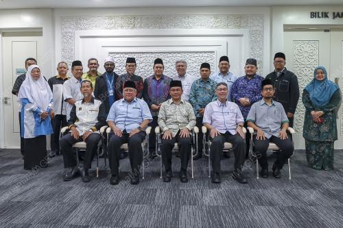 DATUK MOHD NA`IM MOKHTAR