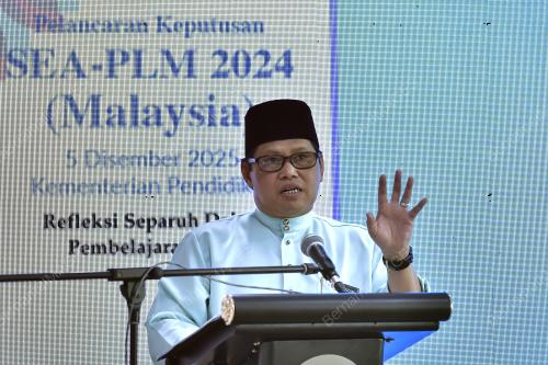 DR MOHD AZAM AHMAD