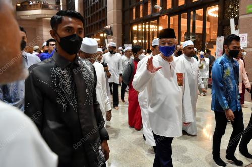 DATUK SERI ISMAIL SABRI YAAKOB