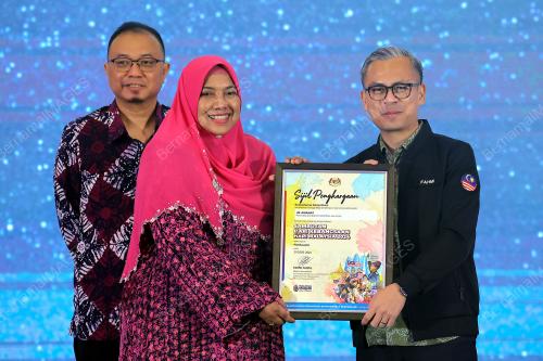 FAHMI FADZIL