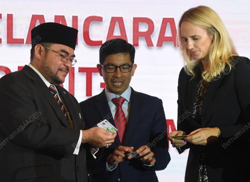 DATUK SERI DR MUJAHID YUSOF
