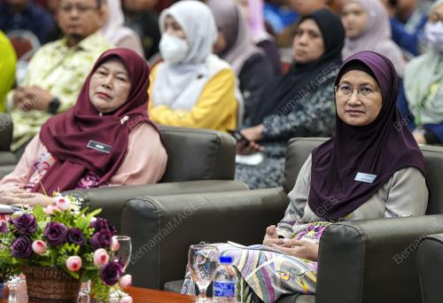 DATUK AZAH HANIM AHMAD