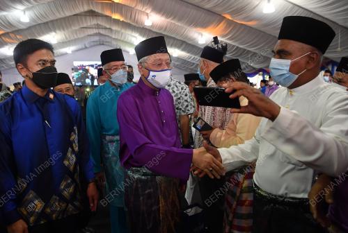 DATUK SERI ISMAIL SABRI YAAKOB
