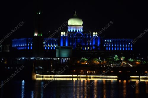 LIMPAHAN LAMPU BIRU