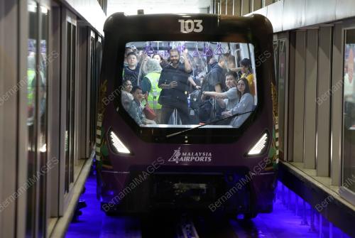 HARI PERTAMA AEROTRAIN KLIA BEROPERASI