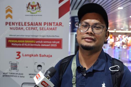 AUTOGATE SISTEM KOD RESPON PANTAS (QR)