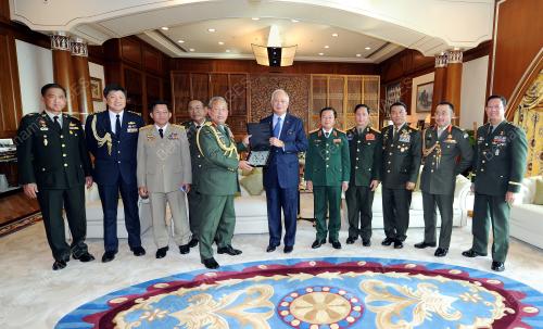 PTJ41_10022015_ASEAN