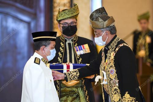 AL-SULTAN ABDULLAH RI'AYATUDDIN AL-MUSTAFA BILLAH SHAH 