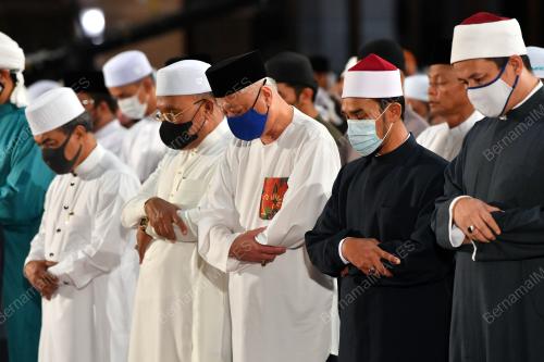 DATUK SERI ISMAIL SABRI YAAKOB