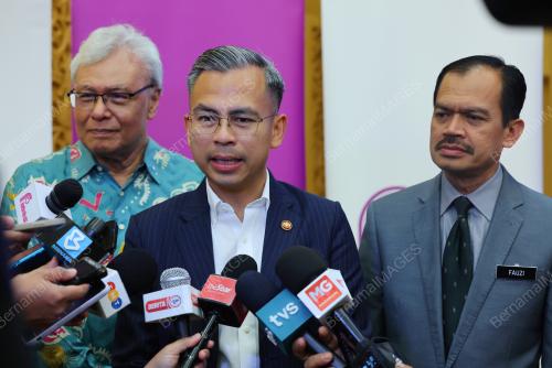 FAHMI FADZIL