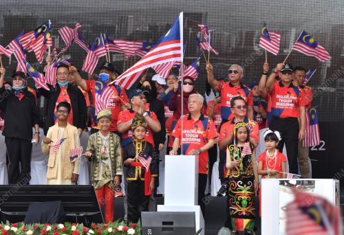DATUK SERI ISMAIL SABRI YAAKOB