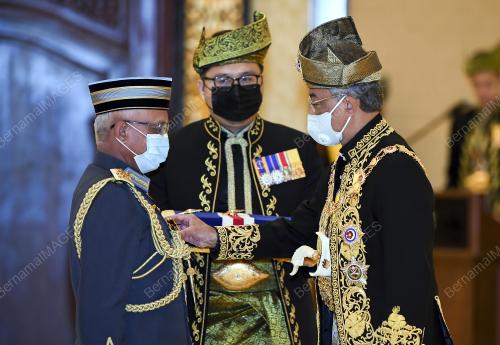 AL-SULTAN ABDULLAH RI'AYATUDDIN AL-MUSTAFA BILLAH SHAH 
