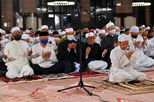 DATUK SERI ISMAIL SABRI YAAKOB
