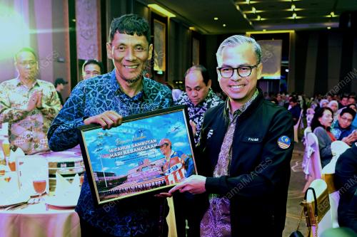 FAHMI FADZIL